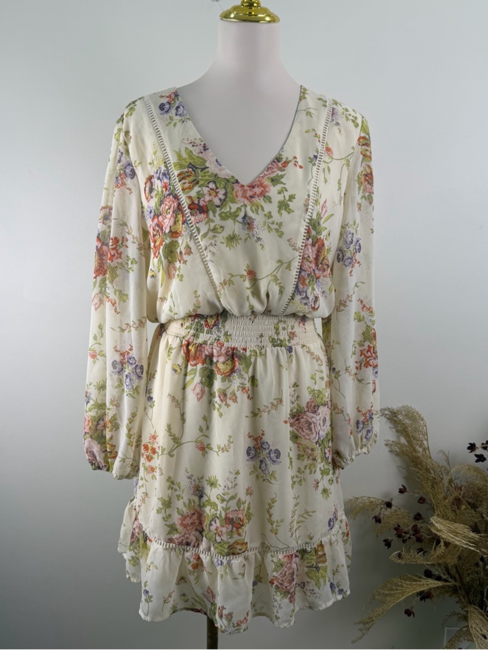 Lauren Conrad Size XL Cream Floral Long Sleeve Dress Smocked Waist Chiffon